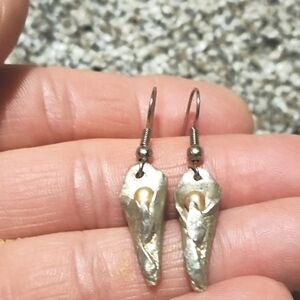 VINTAGE SILVER-TONE LILIES AND IVORY FAUX PEARL DROP HOOK 1.1" EARRINGS